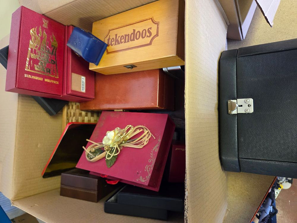 Lot 321 – An Assortment of Collectable and Storage Boxes Including a Tekendoos and Stalingrad Wolfpack Games Box
