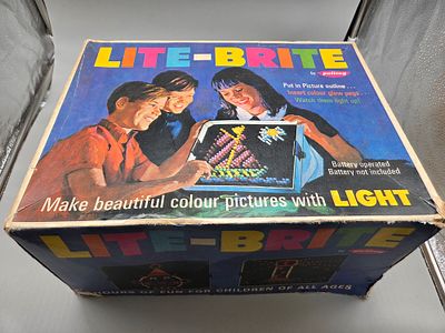 Vintage Palitoy Lite-Brite Battery Operated Set in Original Box. A vintage Palitoy Lite-Brite 