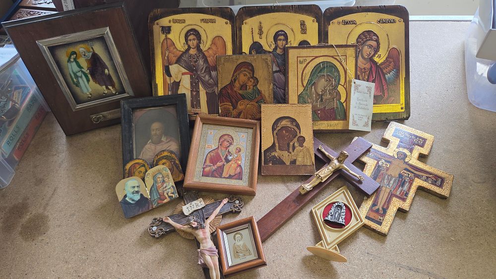 Lot 163 – A Collection of Eastern Orthodox Style Icons and Roman Catholic Devotional Objects