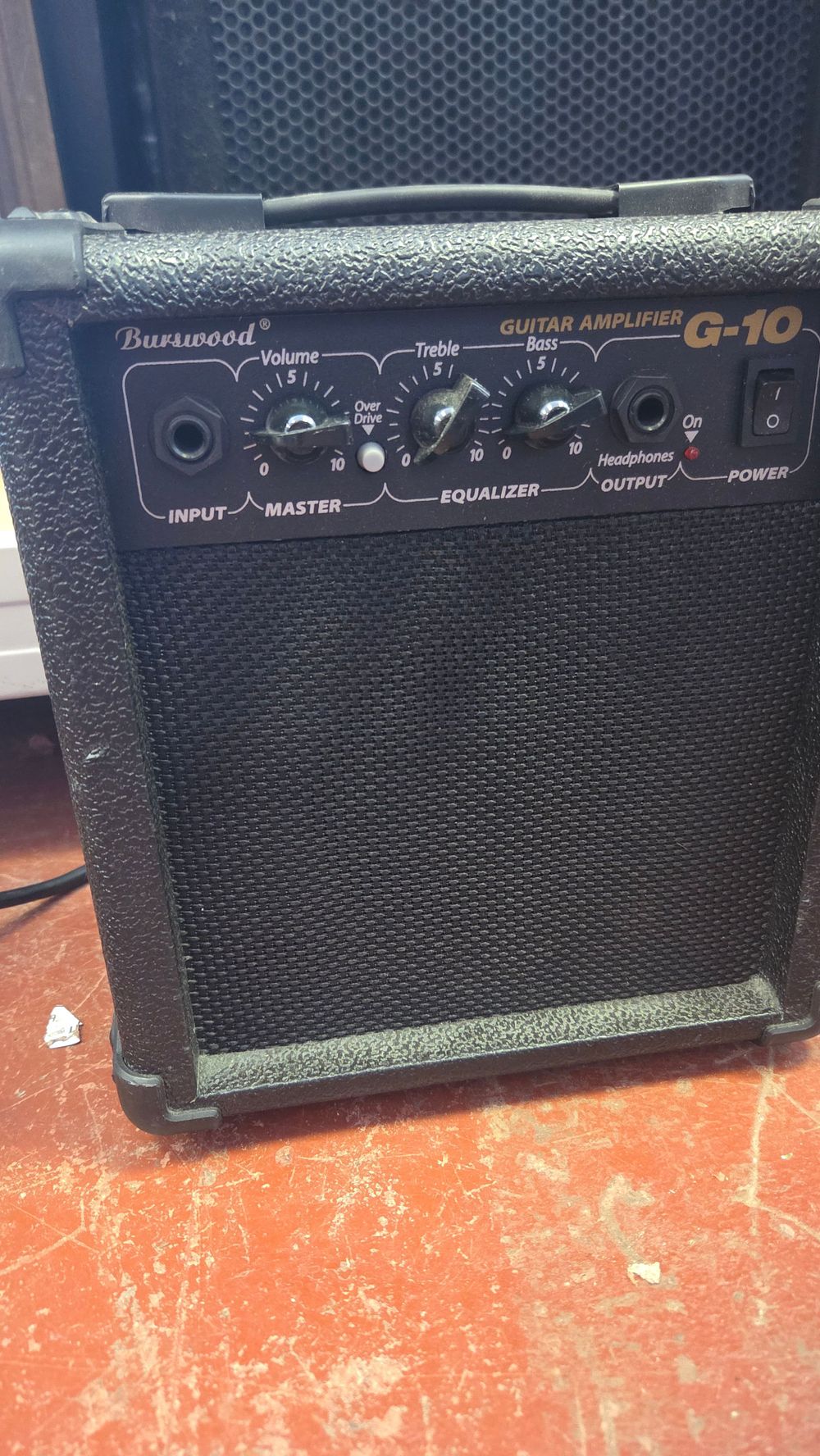 Lot 220 – A Burswood G-10 Guitar Practice Amplifier