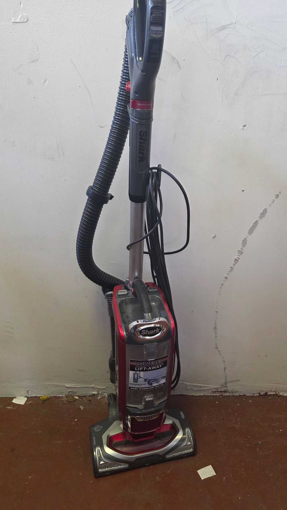 Lot 226 – Shark Rotator Powered Lift-Away Corded Upright Vacuum Cleaner powers on