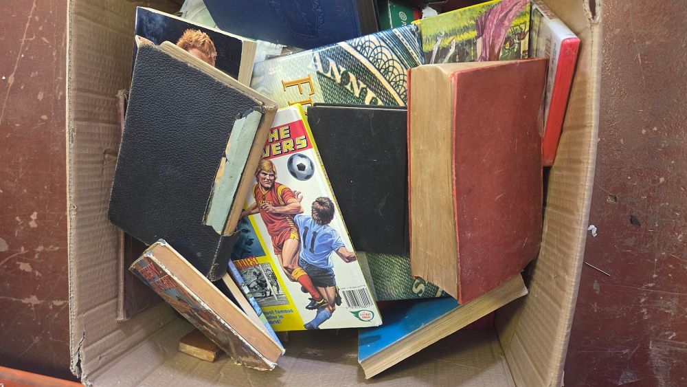 Lot 308 – A Collection of Assorted Books, Annuals, and Miscellaneous Media.