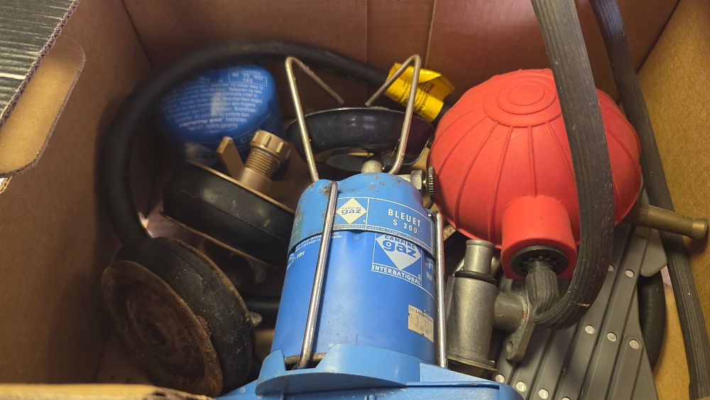 Lot 321 – A Collection of Vintage Camping Equipment including a Campingaz Bleuet S 200 Portable Stove