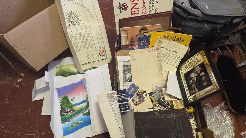 Lot 347 – A Collection of Vintage Ephemera, Memorabilia, and Mixed Collectables