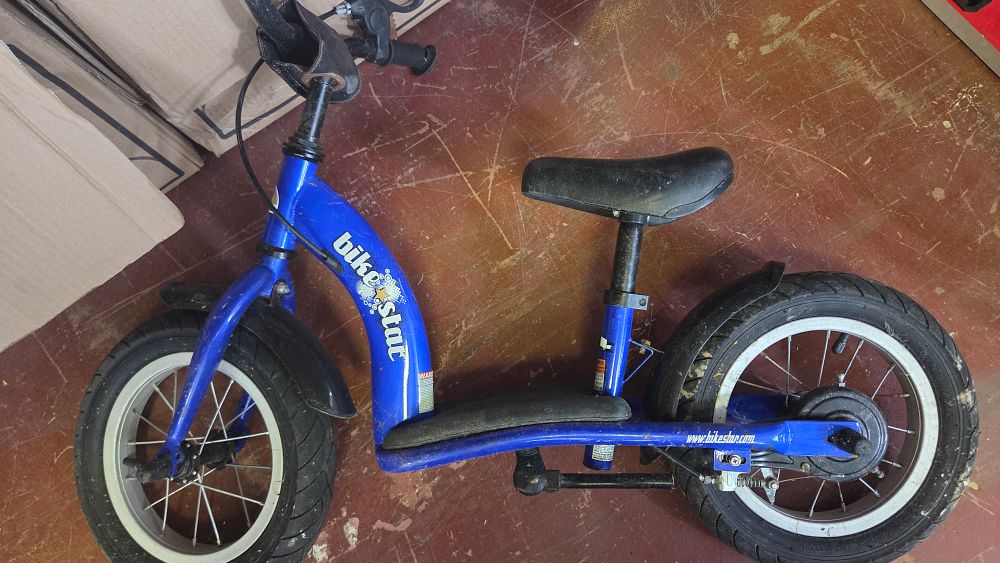Lot 358 – A Bikestar Classic 12-Inch Children’s Balance Bike in Blue