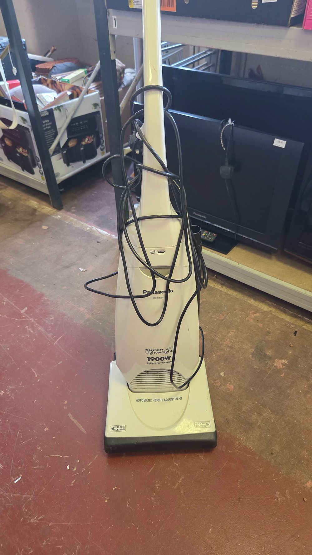 Lot 228 – Panasonic MC-E3002 Upright Vacuum Cleaner powers on