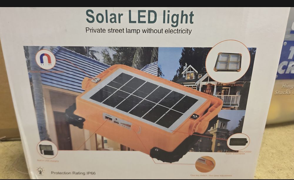 Lot 383 – Portable Solar LED Street Lamp and Work Light with IP66 Rating