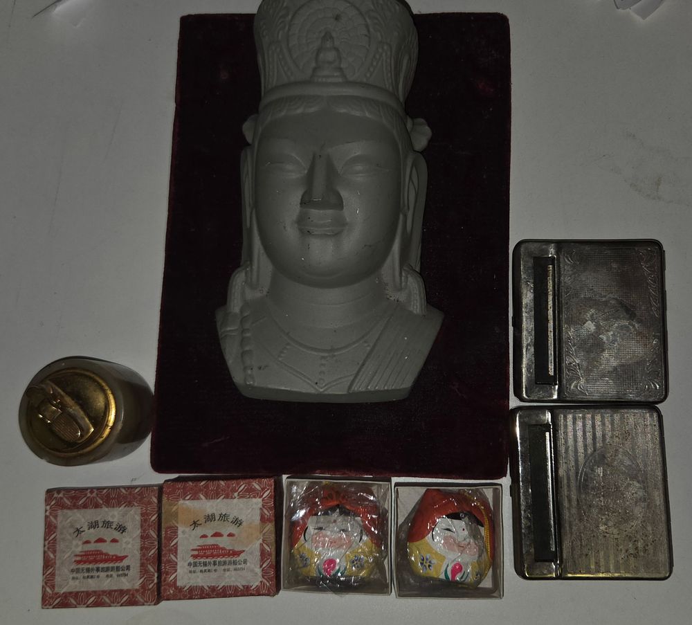 Lot 395 – An Assortment of Chinese Tourist Souvenirs and Vintage Smoking Accessories including a Buddha Bust
