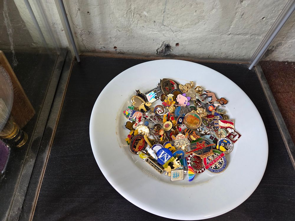 Lot 623 – A Collection of Assorted Enamel and Metal Lapel Pins and Souvenir Badges
