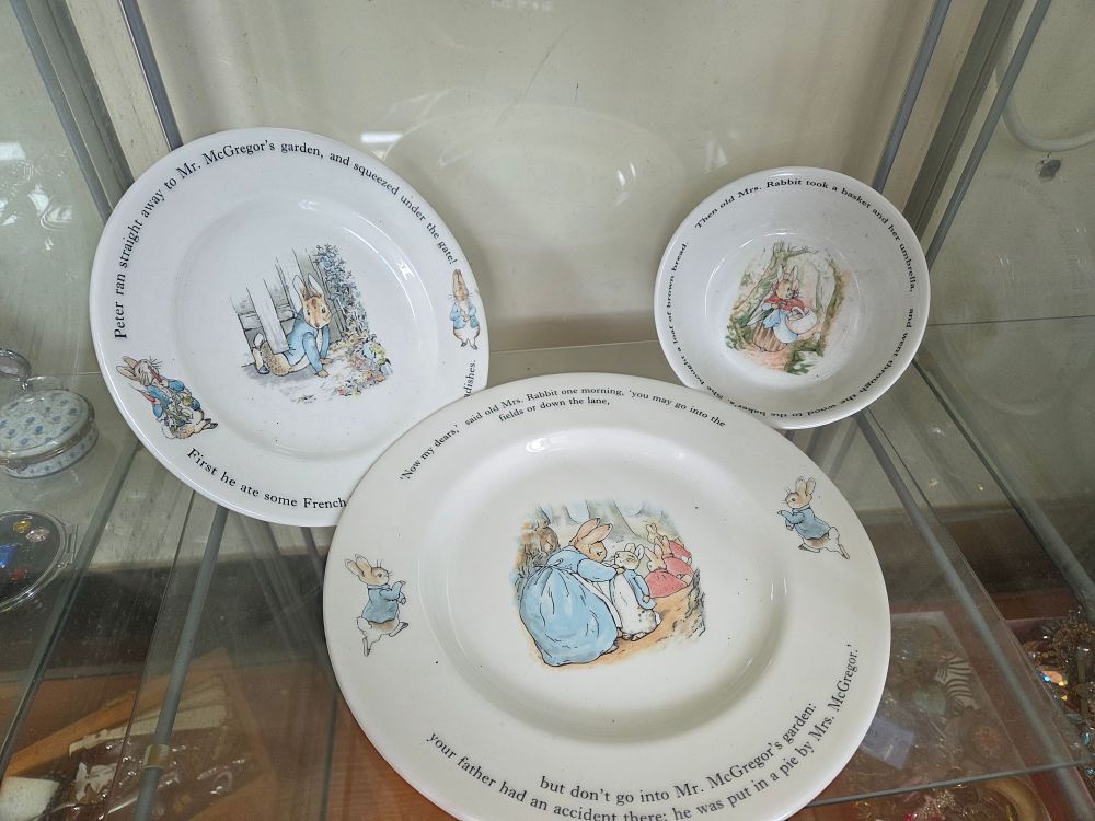 Lot 643 – A Trio of Beatrix Potter Peter Rabbit Ceramic Nursery Ware