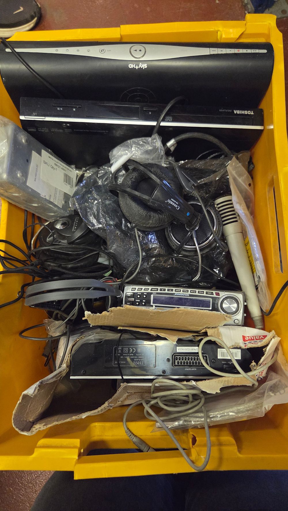 Lot 156 – An Assortment of Audio-Visual Equipment and Consumer Electronics