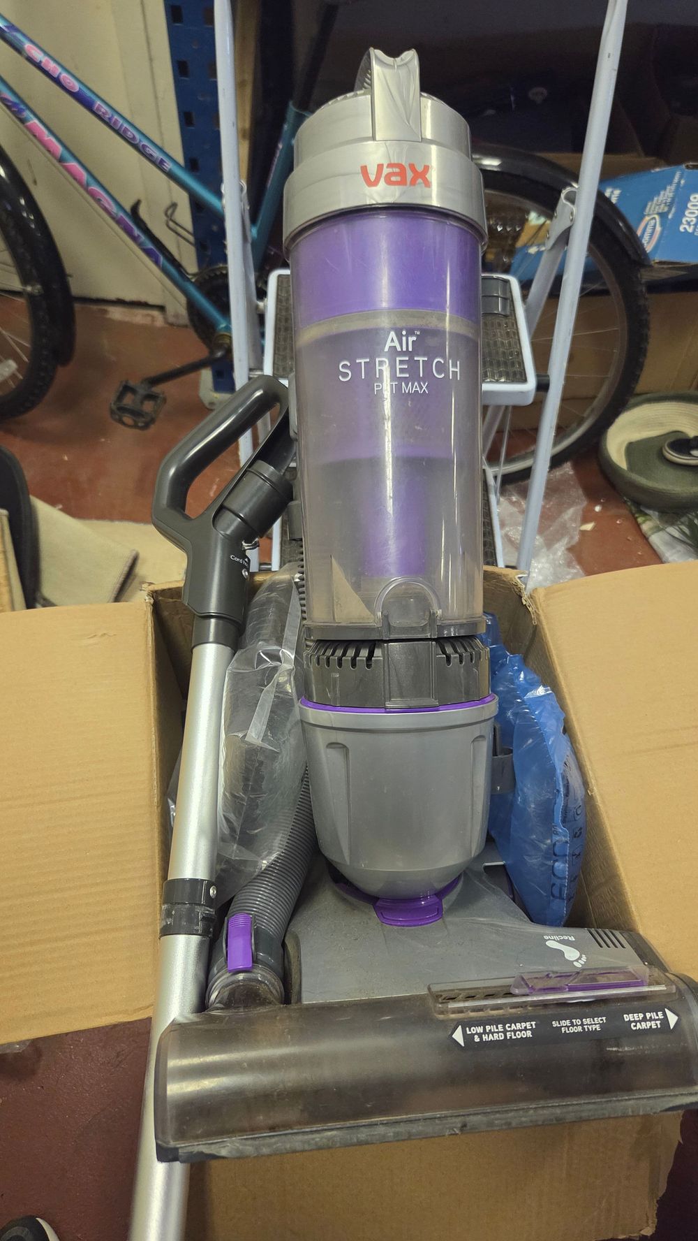 Lot 163 – Vax Air Stretch Pet Max Bagless Upright Vacuum Cleaner