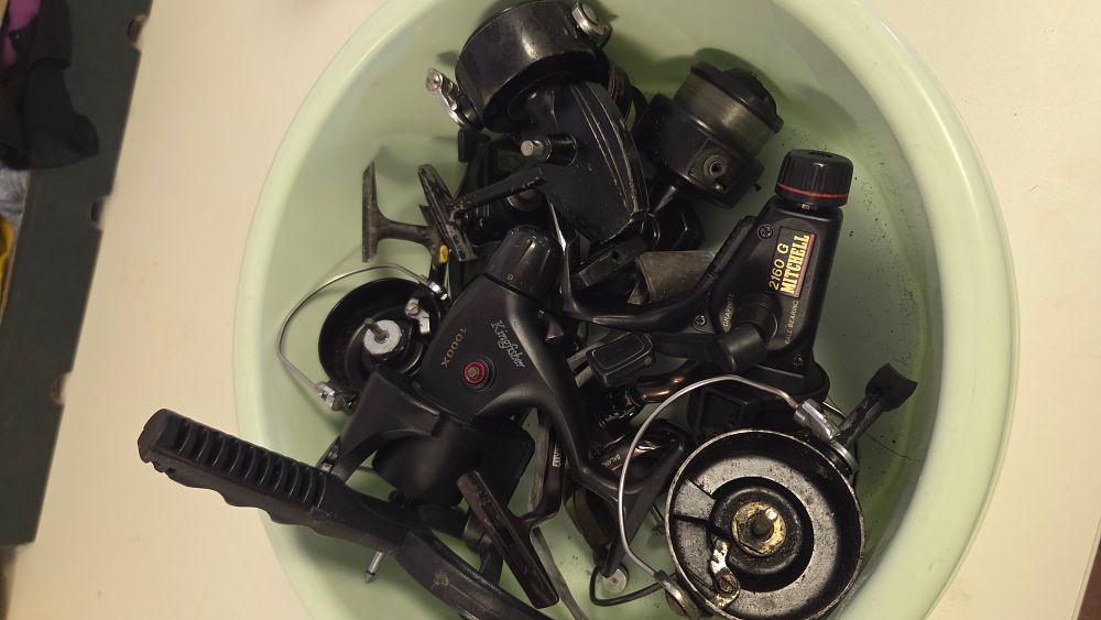 Lot 172 – A Collection of Vintage and Modern Fishing Reels including Mitchell and Kingfisher Models
