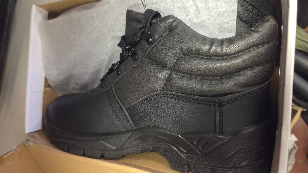 Lot 181 – Blackrock Chukka Safety Work Boots Size 8