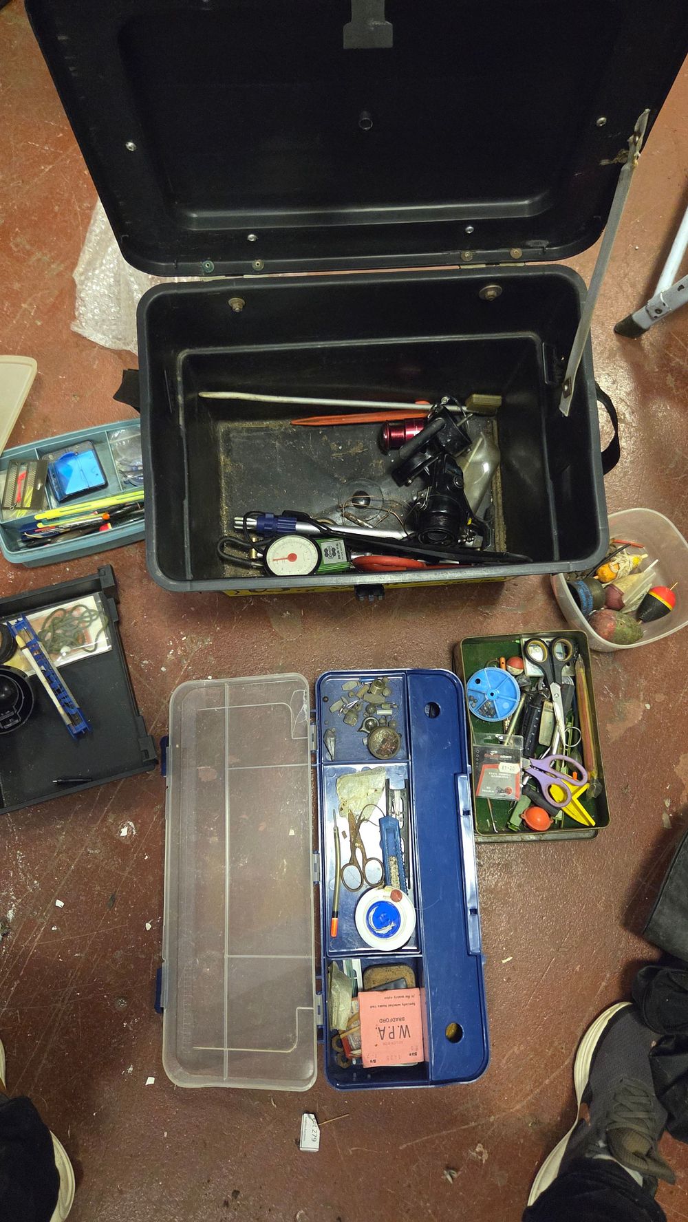 Lot 184 – A Collection of Assorted Fishing Tackle including a Bennetts of Sheffield Seat Box