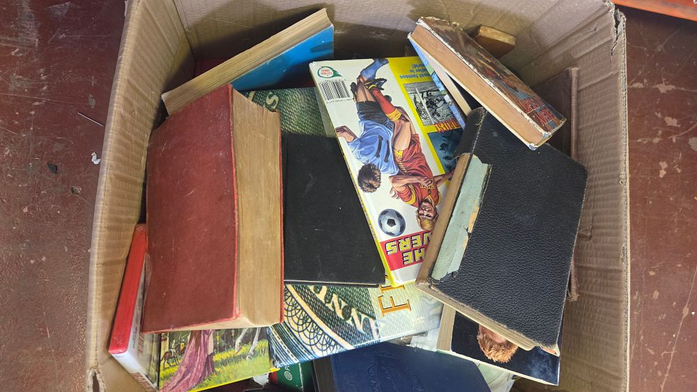 Lot 160 – A Collection of Assorted Books, Annuals, and Miscellaneous Media.