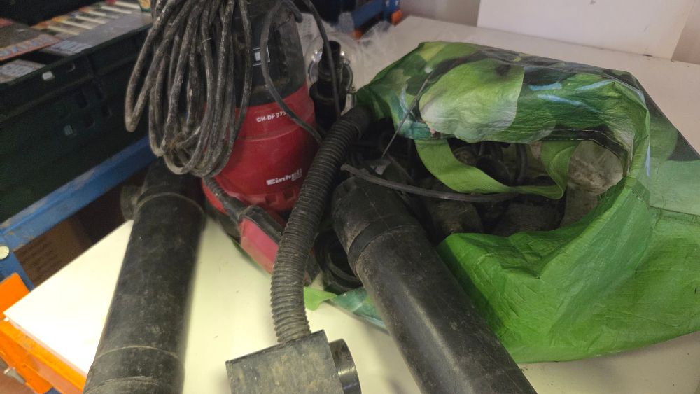 Lot 259 – An Einhell GH-DP 3730 Submersible Water Pump with a Fermentation Vessel and Accessories