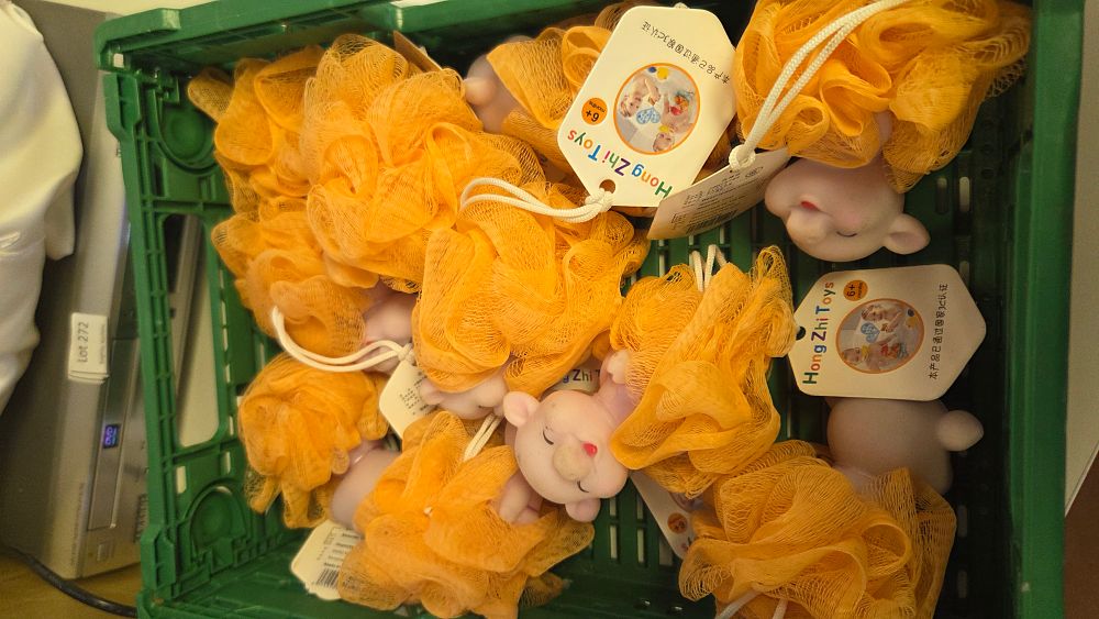 Lot 277 – A Collection of Hong Zhi Toys Animal Character Mesh Bath Sponges