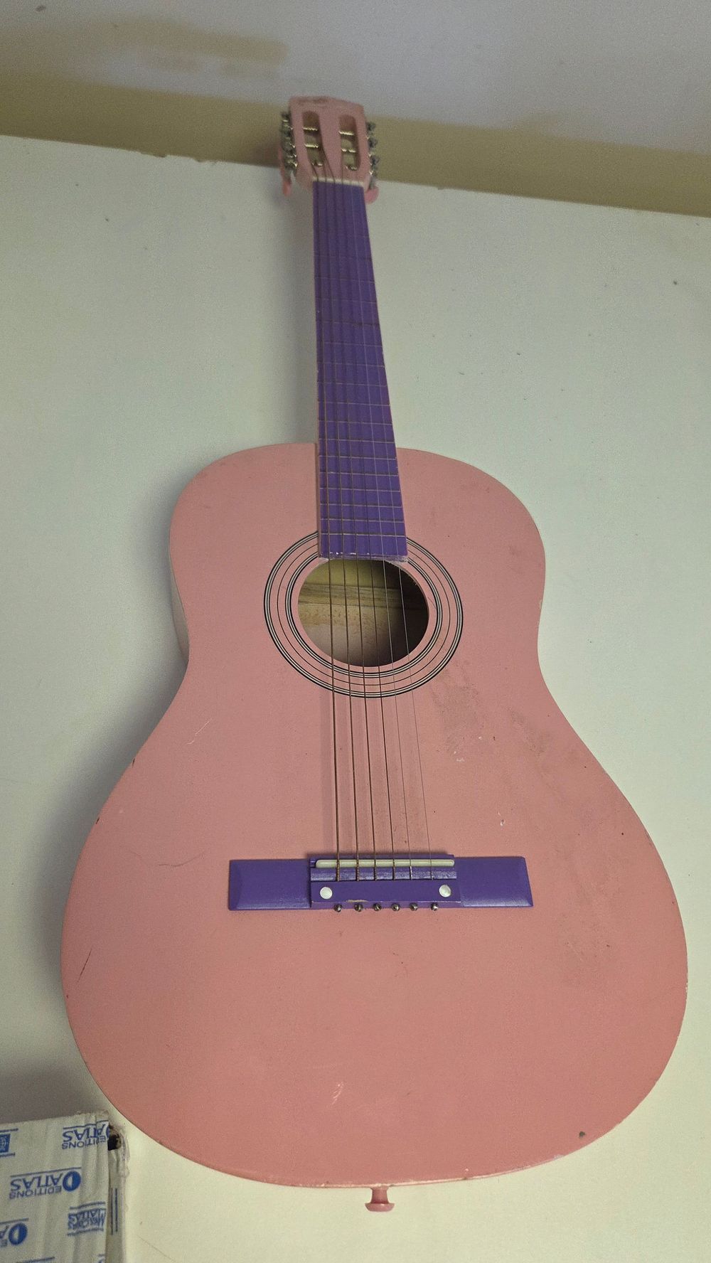 Lot 284 – Acoustic Guitar