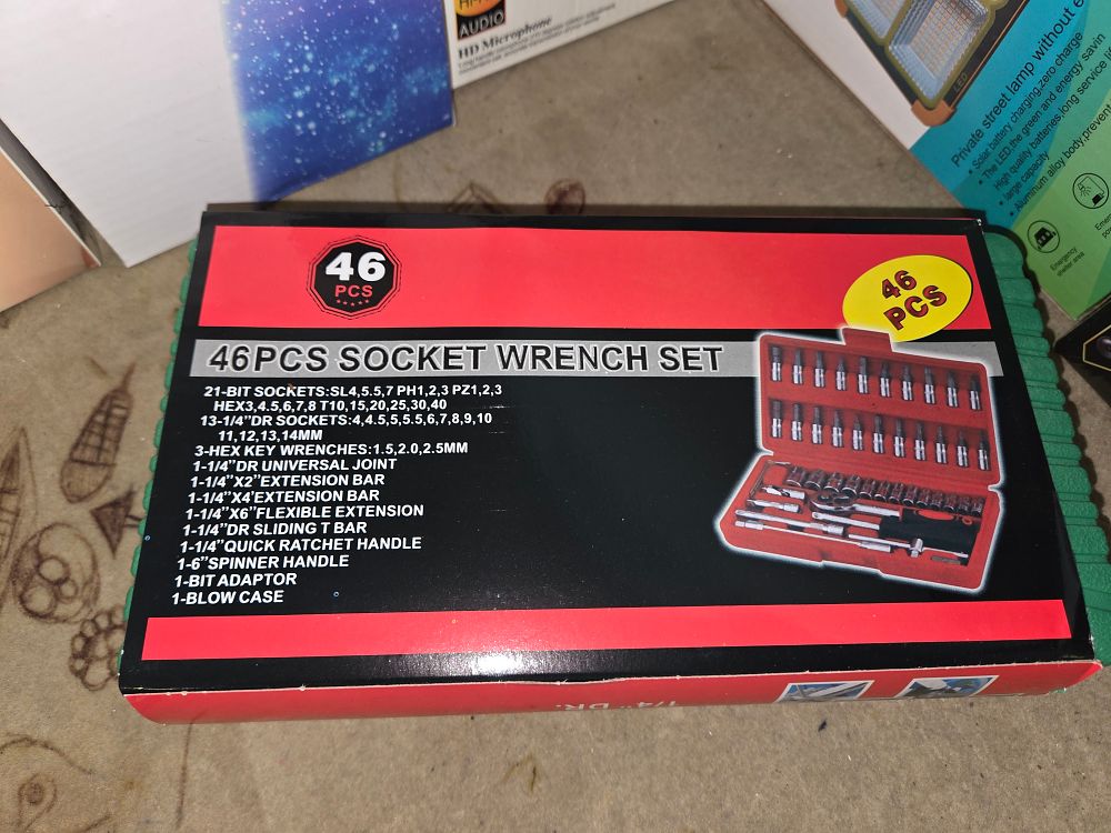 Lot 392 – New 46 Piece 1/4 Inch Drive Metric Socket and Ratchet Wrench Set