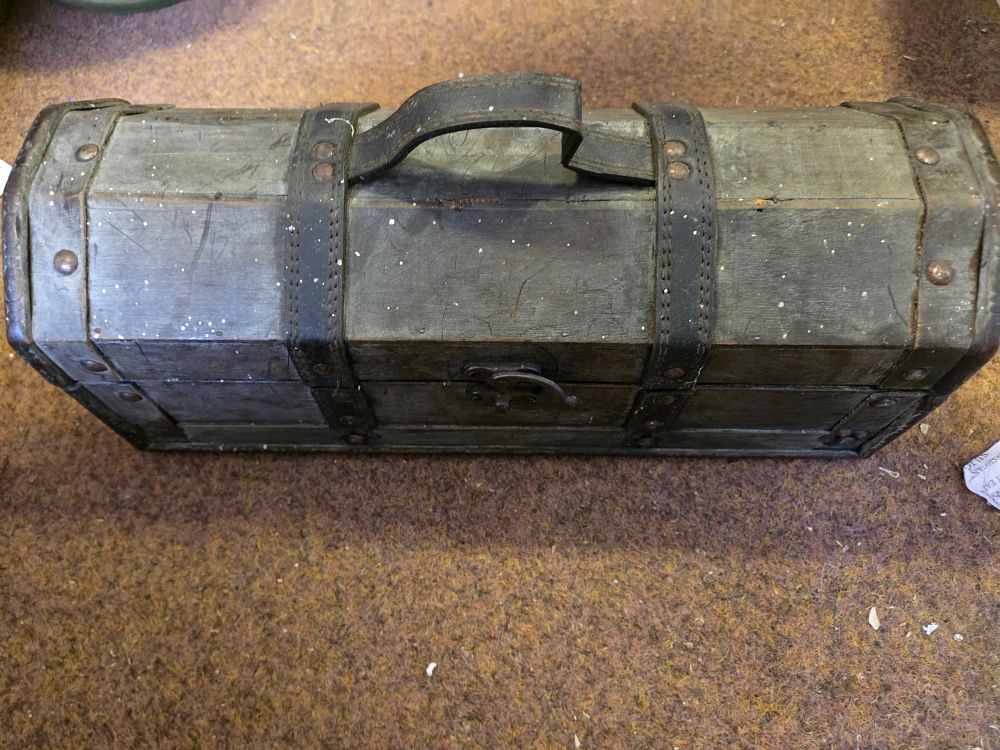 Lot 650 – An Assortment of Vintage Shaving and Writing Accessories within a Decorative Dome-Top Chest