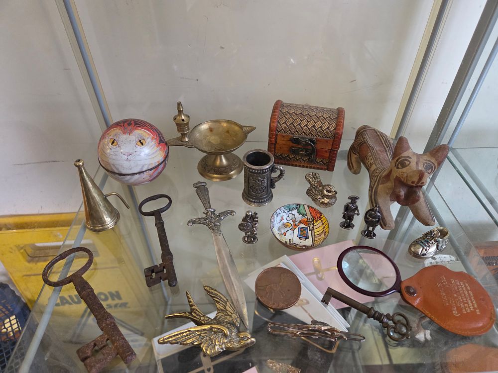 Lot 652 – A Collection of Mixed Antiques and Decorative Collectibles Including Metalware, Keys, and Ceramics