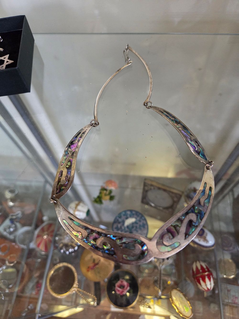 Lot 655 – Vintage Mexican Alpaca and Abalone Shell Inlay Hinged Collar Necklace