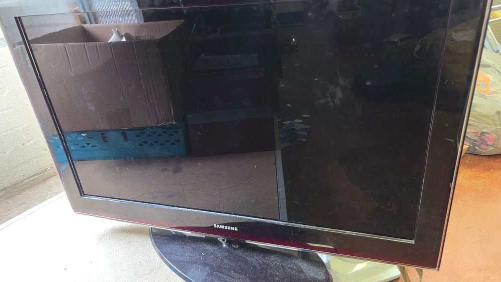 Lot 165 – Samsung LE40A656A1F 40-inch Full HD LCD Television