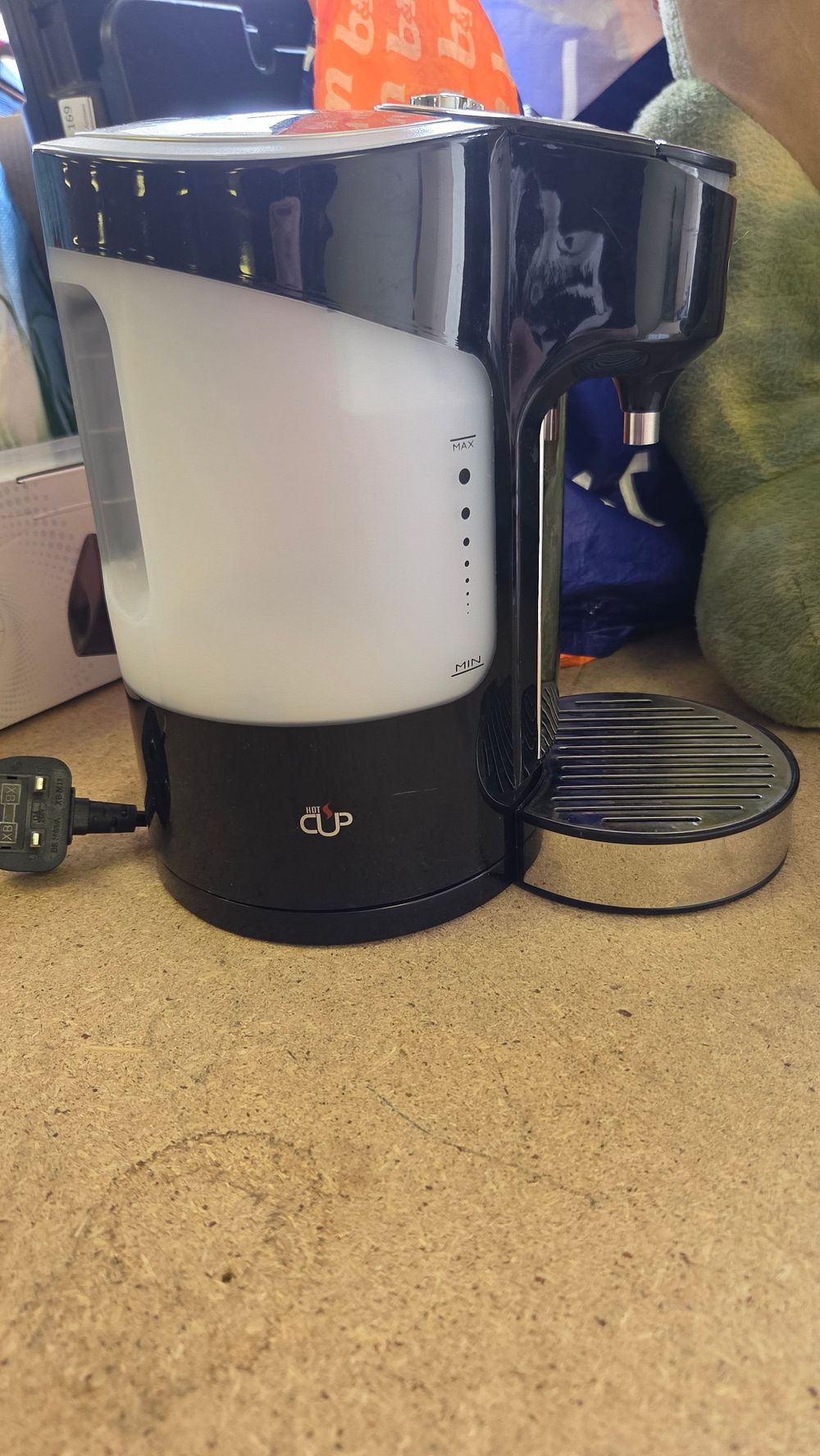 Lot 172 – Breville HotCup Hot Water Dispenser like new in working order