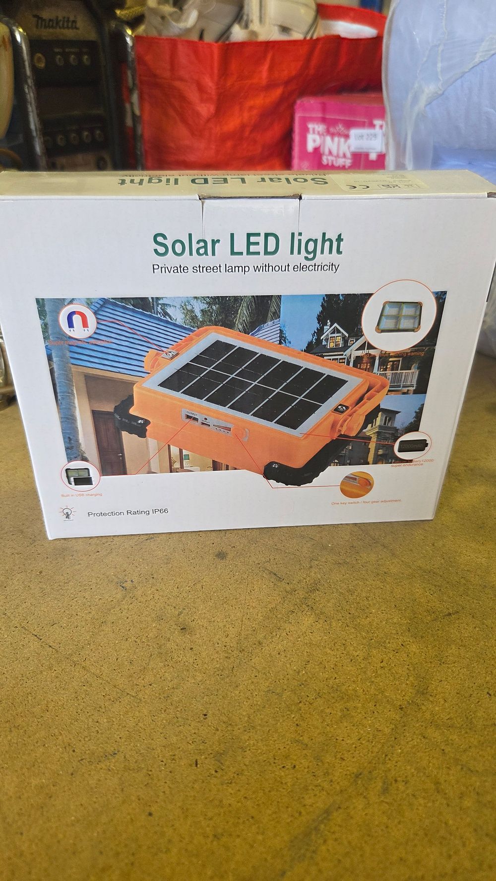 Lot 231 – 100W Portable Solar LED Work Light with Magnetic Base and USB Charging