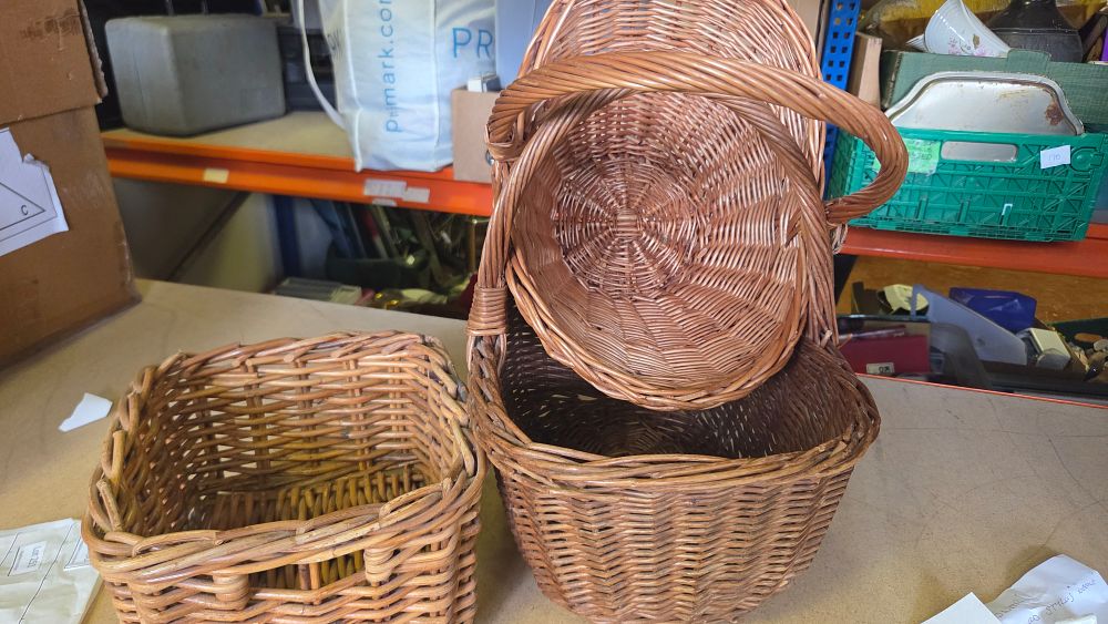 Lot 258 – A Collection of Traditional Woven Wicker and Willow Baskets