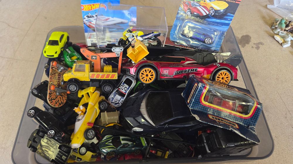 Lot 286 – A Collection of Hot Wheels, Matchbox, and Assorted Die-cast and Plastic Toy Vehicles