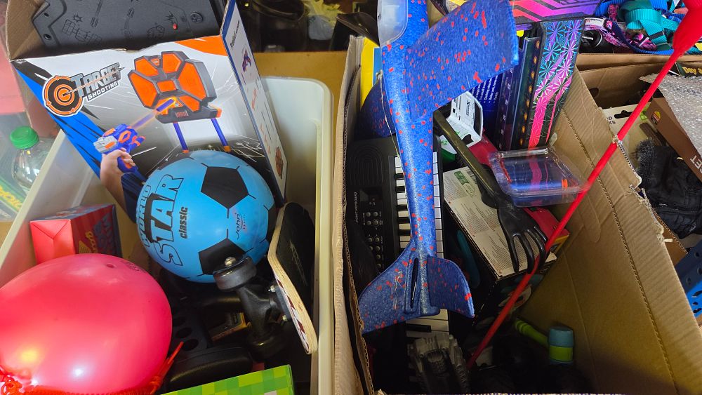 Lot 316 – Two boxes of Contemporary Children’s Toys and Sporting Goods including a Target Shooting Set and John Soccer Ball