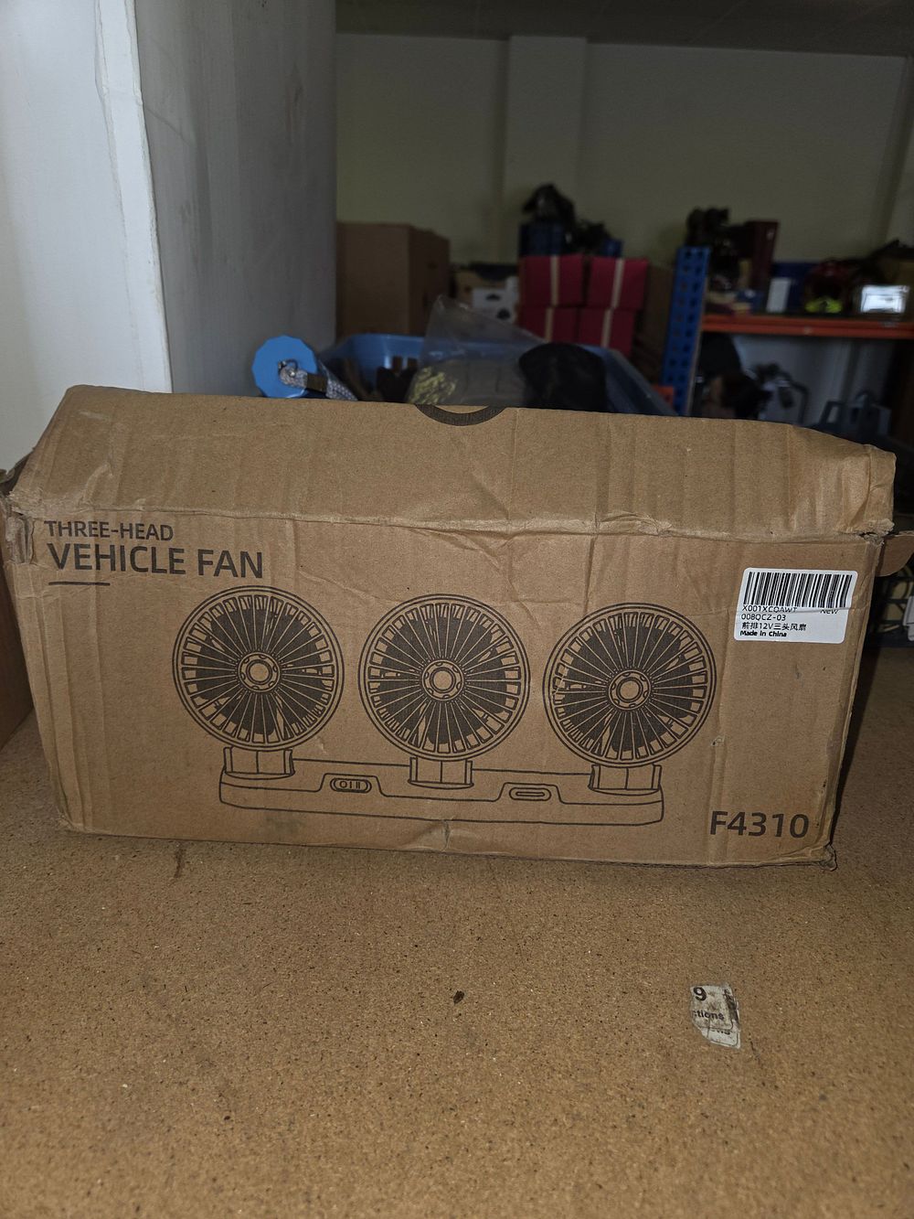 Lot 372 – A Three-Head 12V Vehicle Fan Model F4310 Part Number 008QCZ-03