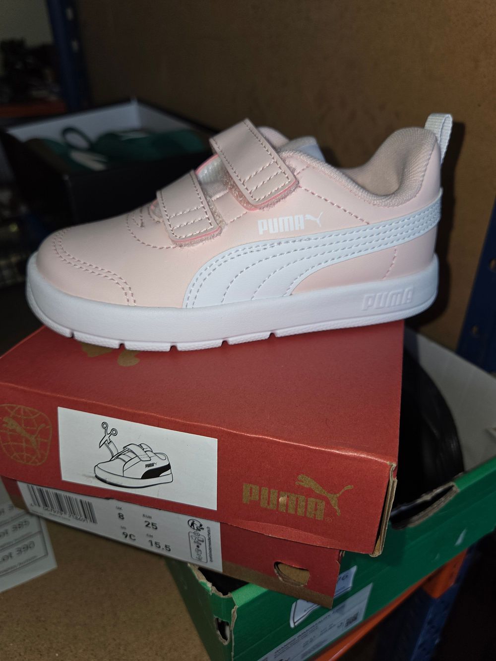 Lot 377 – A Pair of Children’s Puma Courtflex V3 V INF Trainers in Island Pink Size 8