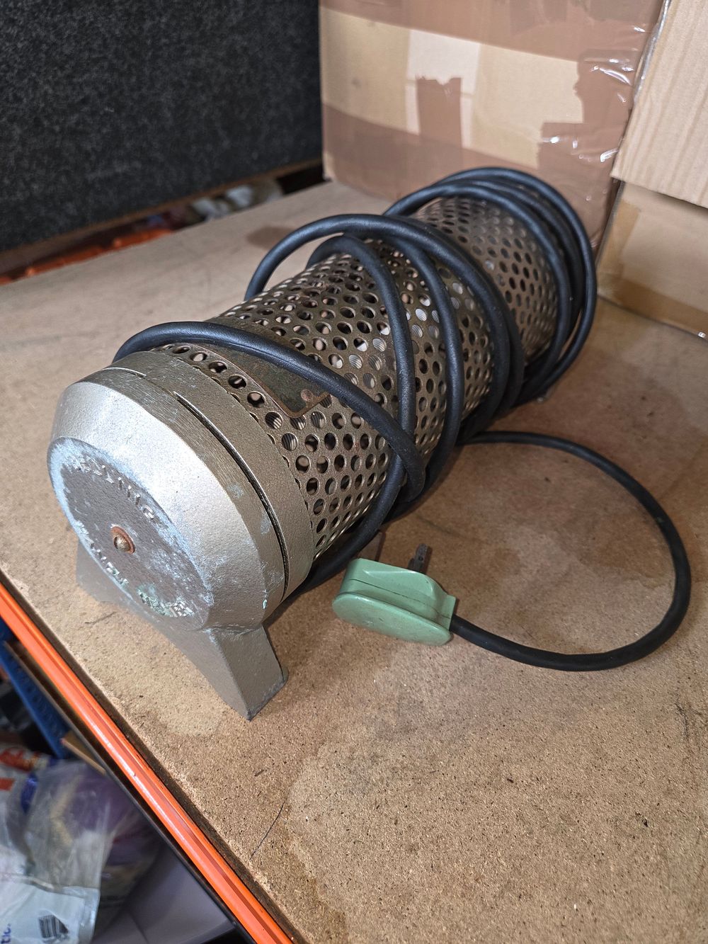Lot 397 – A Vintage Belling Handy Heater Model 952 Portable Tube Heater