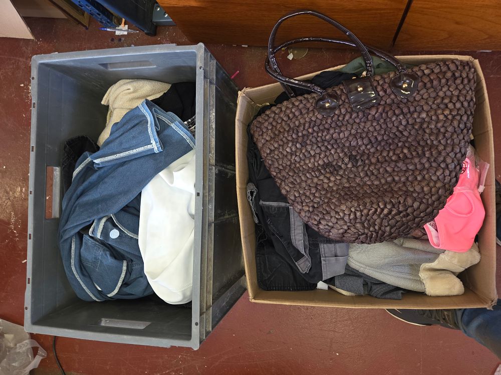 Lot 421 – An Assortment of Mixed Textiles and Fashion Accessories including Handbag