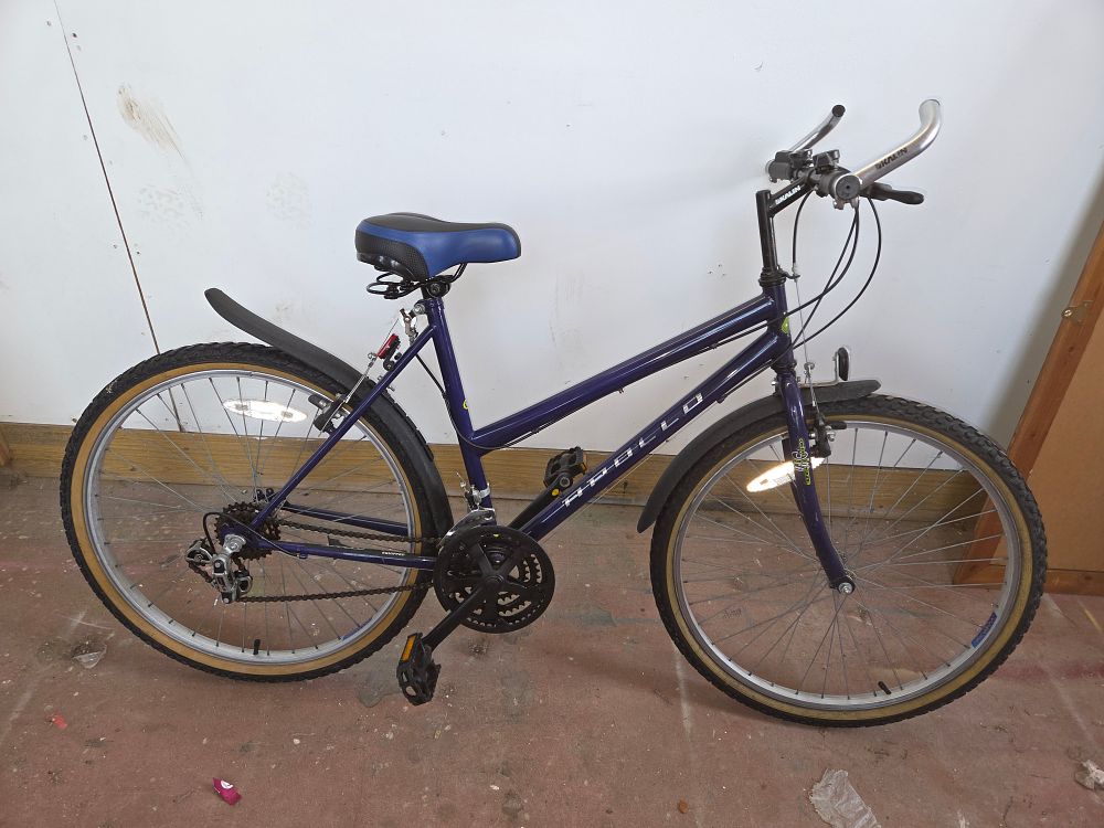 Lot 433 – An Apollo Step-Through Mountain Bike with Purple Finish