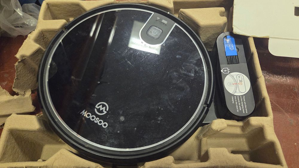 Lot 435 – MOOSOO MT-710 Robot Vacuum Cleaner with Charging Dock