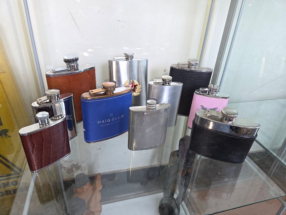 Lot 601 – A Collection of Assorted Contemporary Stainless Steel Hip Flasks