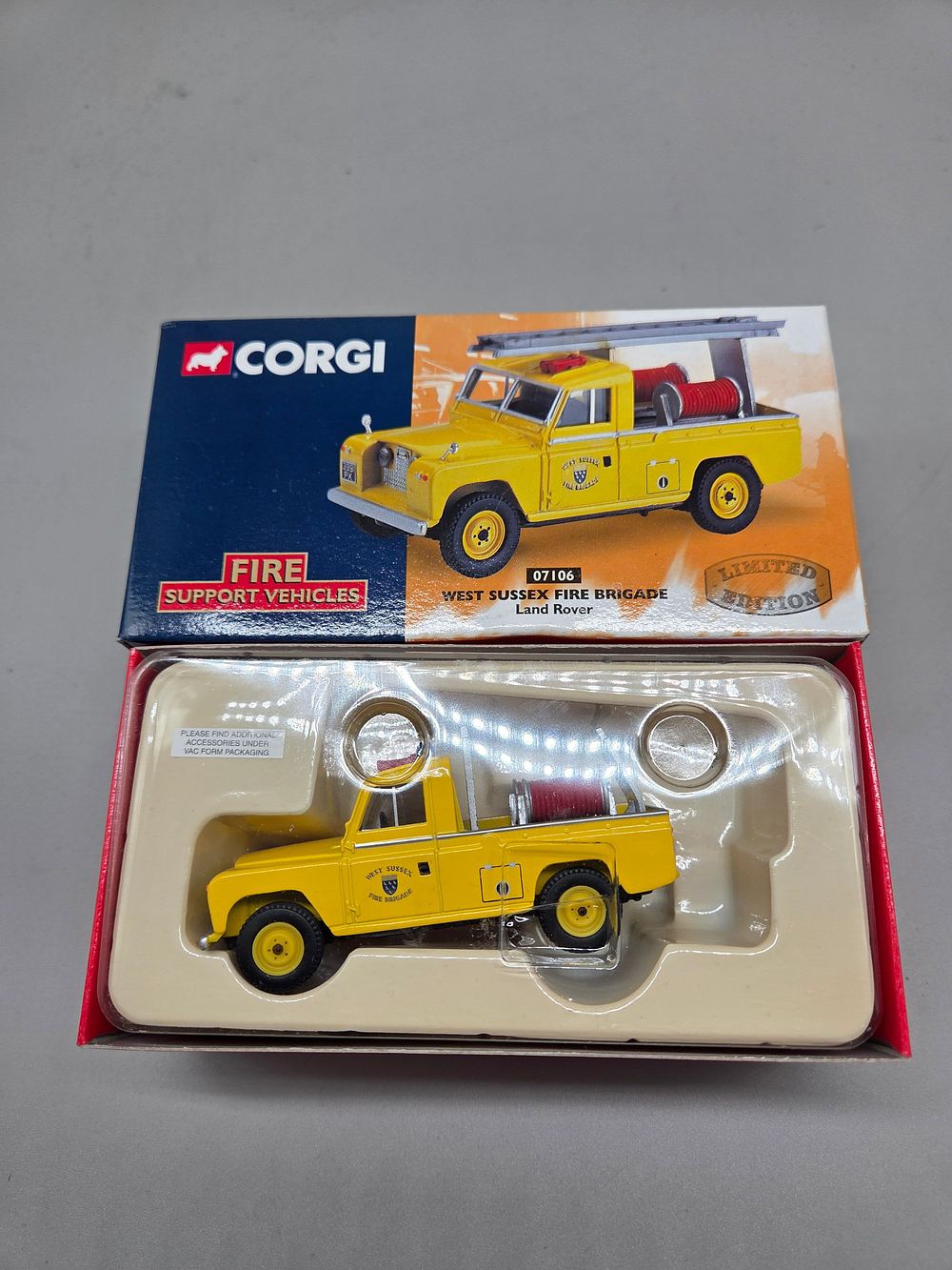 Lot 183 – Corgi Limited Edition Fire Support Vehicles 07106 West Sussex Fire Brigade Land Rover