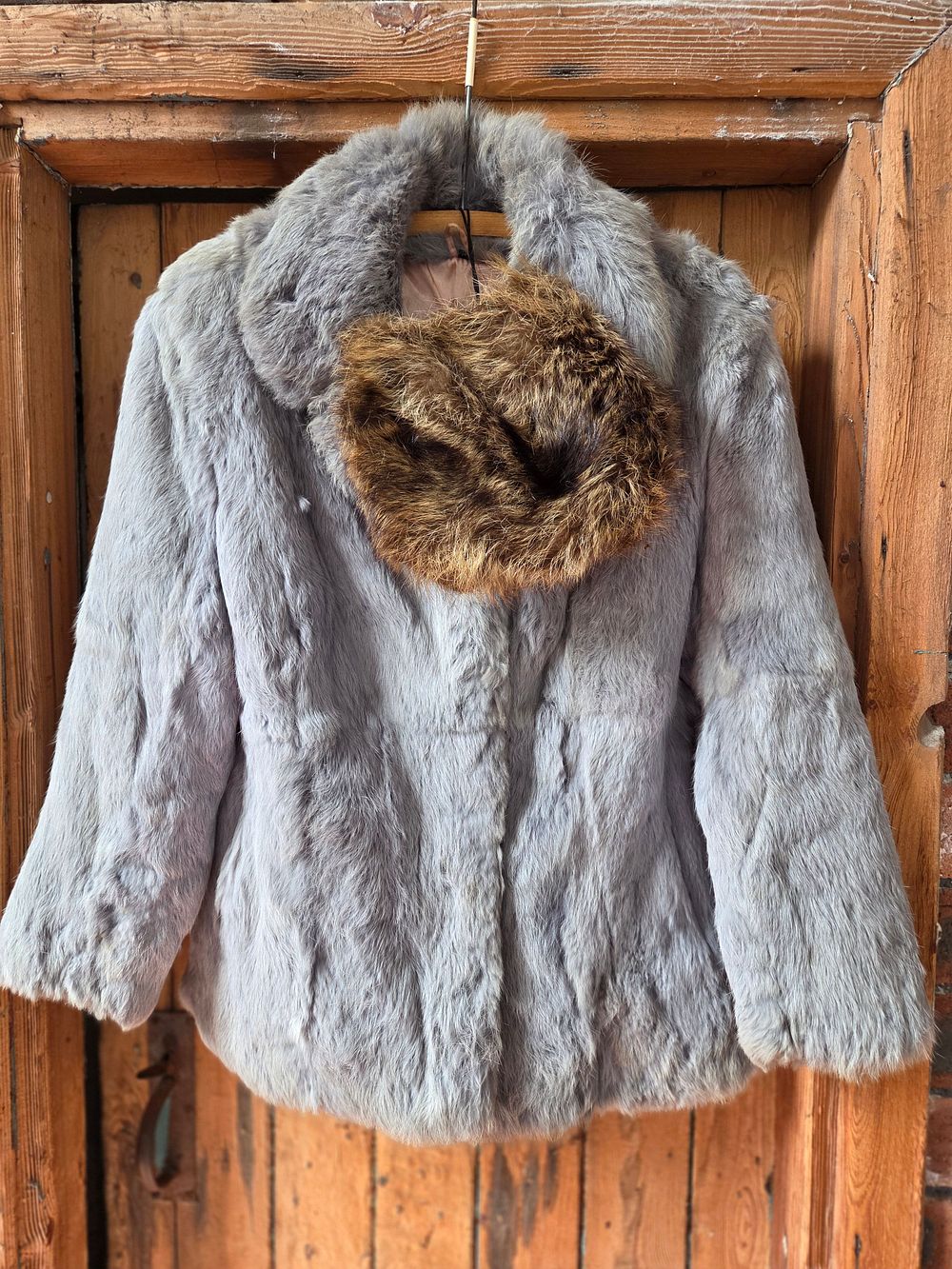 Lot 198 – Vintage Short Coney Rabbit Fur Jacket Circa 1960s-1970s Size 12 and a Fur Hand Muff