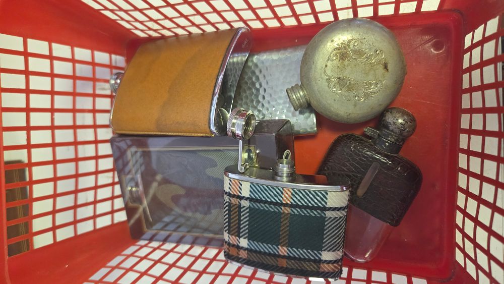 Lot 222 – An Assortment of Hip Flasks and a Presentation Case