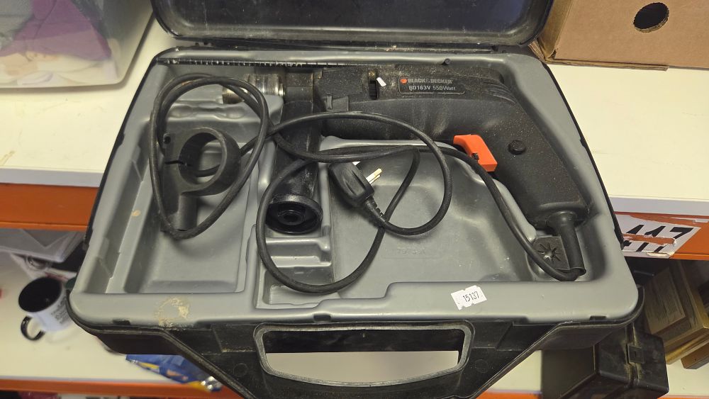 Lot 266 – Black and Decker Model BD163V 550 Watt Corded Hammer Drill with Case and Side Handle working order