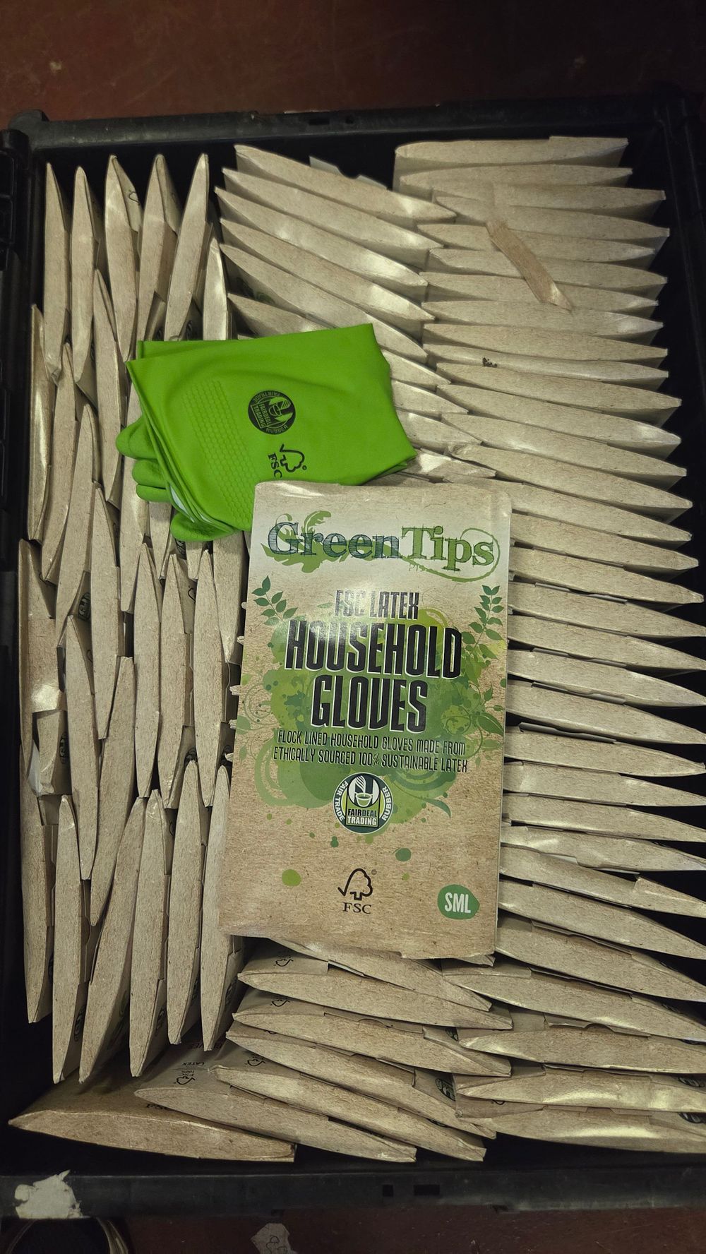 Lot 280 – A Collection of GreenTips FSC Latex Flock Lined Household Gloves in Size Small