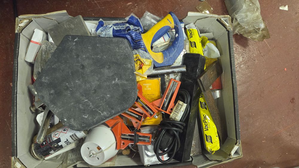 Lot 290 – A Collection of Workshop Tools and Sundries Including Irwin and ESAB Equipment