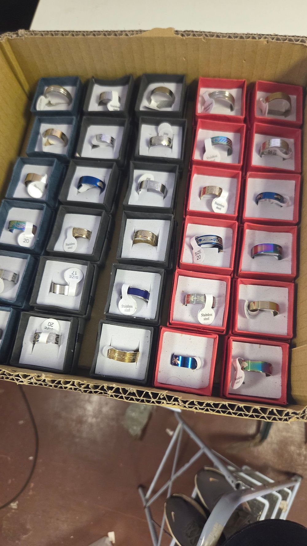 Lot 299 – 30 Mixed Stainless Steel Fashion and Band Rings