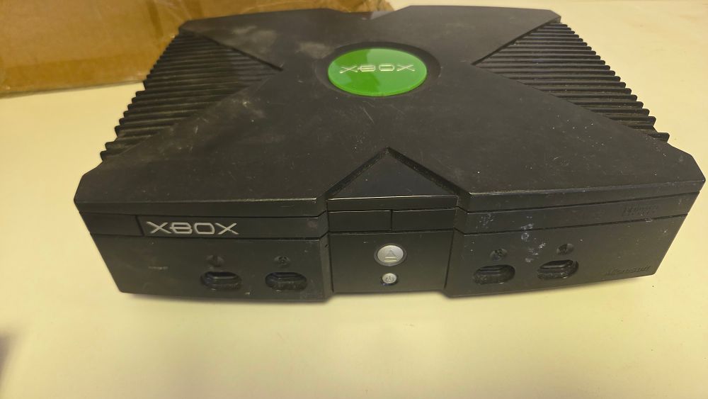 Lot 312 – Microsoft Original Xbox Video Game Console