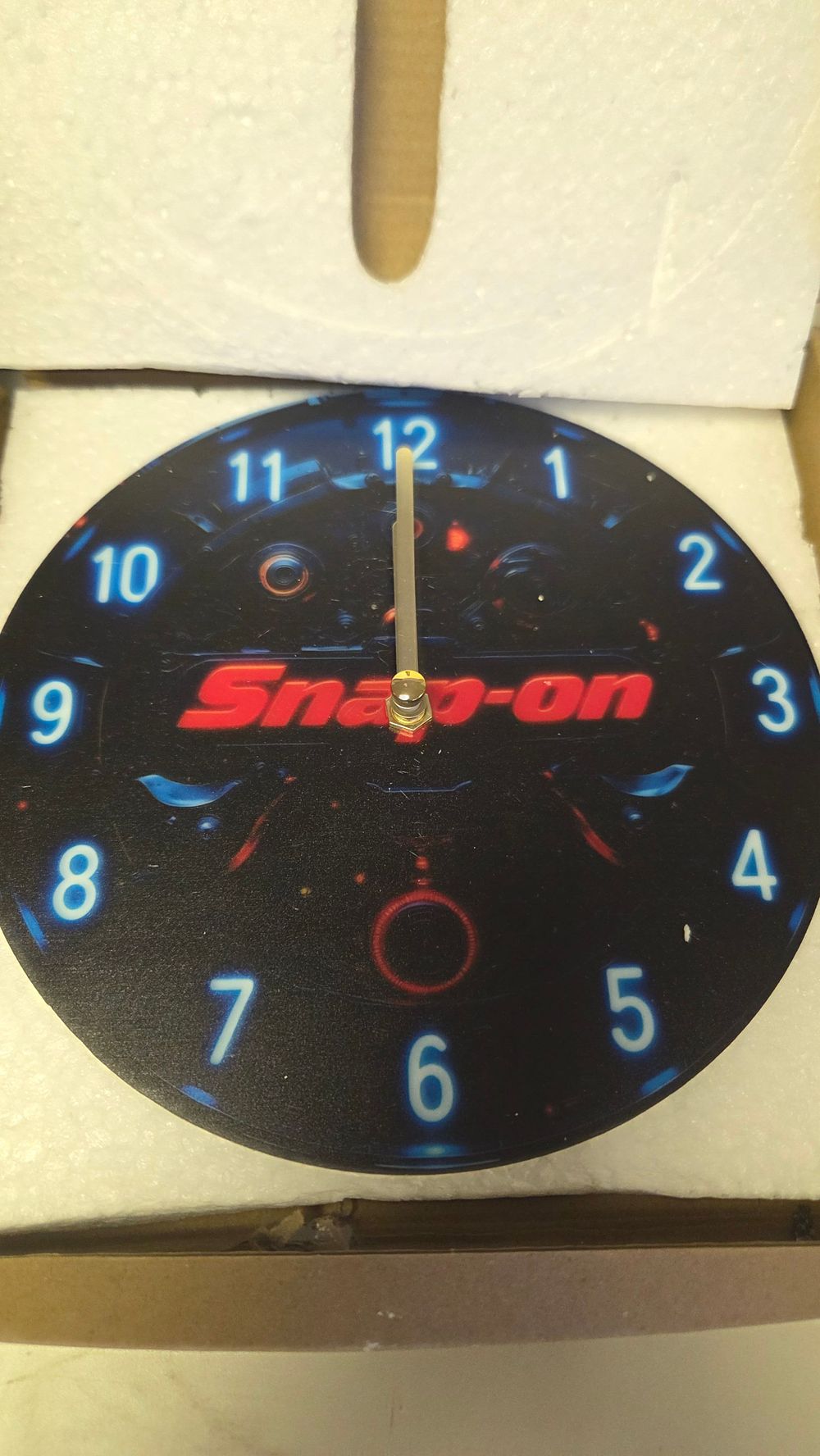 Lot 320 – Snap-on Branded Collectable Advertising Wall Clock