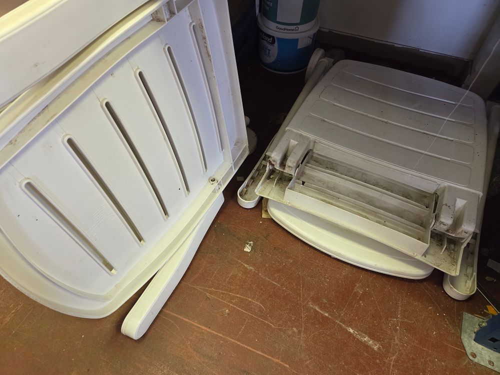 Lot 358 – A Pair of White Moulded Plastic Folding Sun Loungers